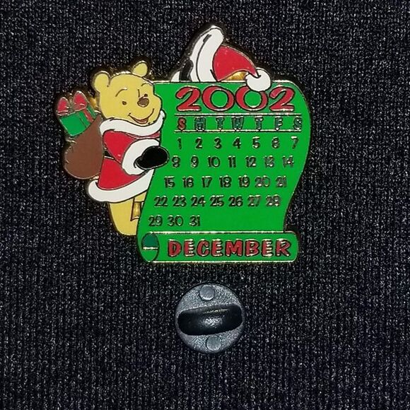 Disney Pin Winnie the Pooh December 2002 Calendar Santa Holiday Xmas VTG 16387 - Picture 5 of 8